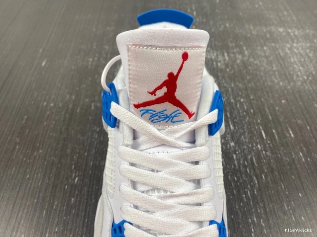 SB Retro 4 DR5415-104 Jordan 1102